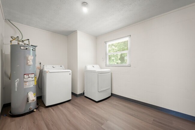 Foto del edificio - 11057 Bluehill Dr