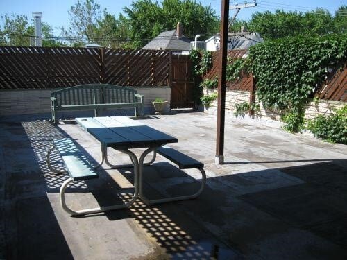 Deck-Patio - 1415 W Devon Ave Apartments