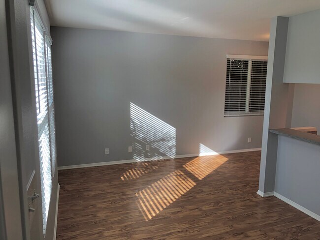 Sala de estar - 186 Hurst Ave