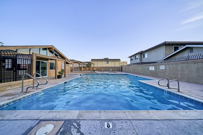 Foto del edificio - 16734 Cedarwood Cir