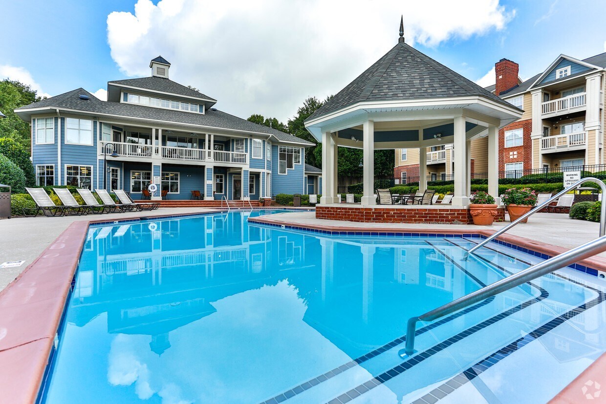 Colonial Village at Chancellor Park Apartments - Charlotte, NC