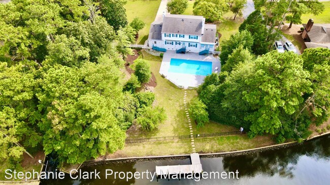 Building Photo - 4 br, 2.5 bath House - 484 Goodspeed Road
