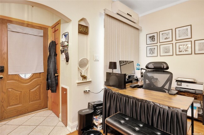 Foto del edificio - 146-23-146-59 59th Ave