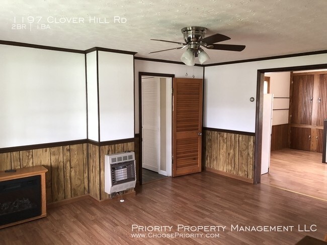 Building Photo - 2 Bedroom Farm House