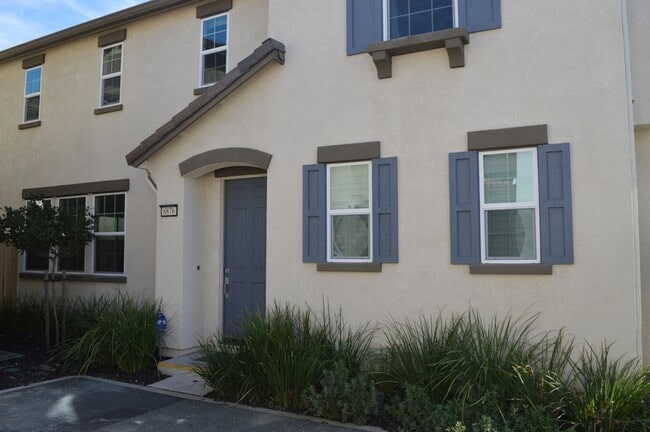 Building Photo - 8876 Ariston Ln