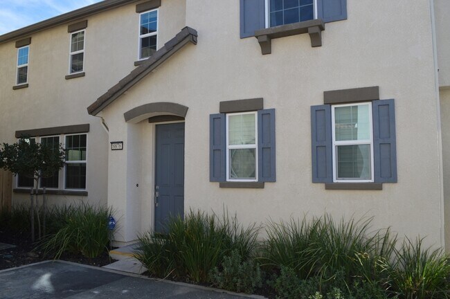 Foto del edificio - 8876 Ariston Ln