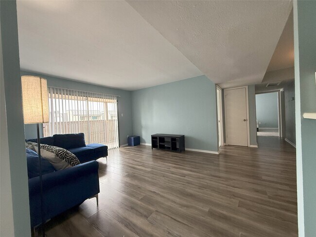 Foto del edificio - 8523 Hearth Dr