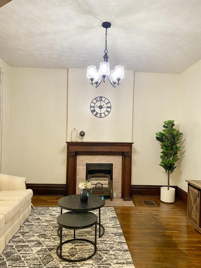 Living room - 1374 Neil Ave