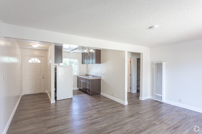 2HAB, 1,5BA - 767 ft² - Mountain View Apartments