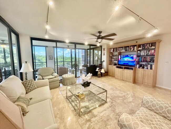 Building Photo - 7568 Regency Lake Dr
