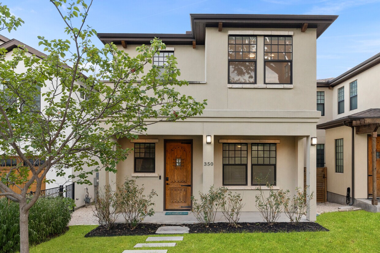 Photo - 350 E Olmos Dr (Olmos Park, TX)