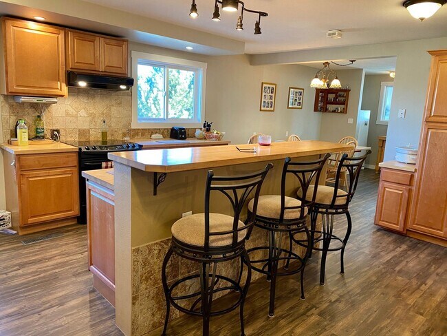 Building Photo - 3 br, 2 bath House - 1020 Woodhouse loop