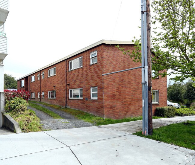 Building Photo - Pauline Apartment