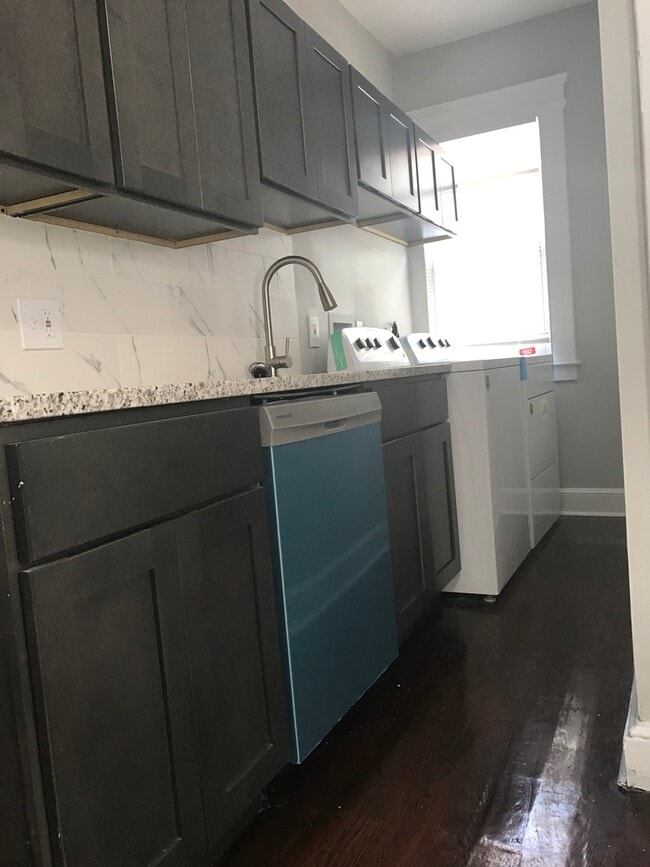 Foto del edificio - 211-211 Blake St