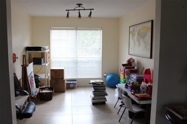 Foto del edificio - 7063 River Garden Dr