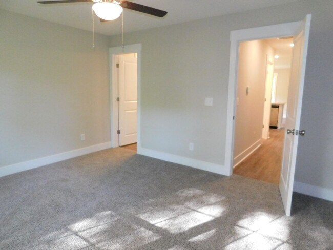 Building Photo - Brand new home