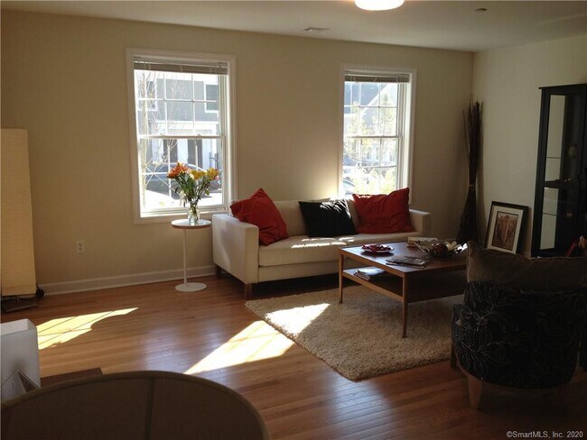 Foto del edificio - 10 Stoneridge Cir