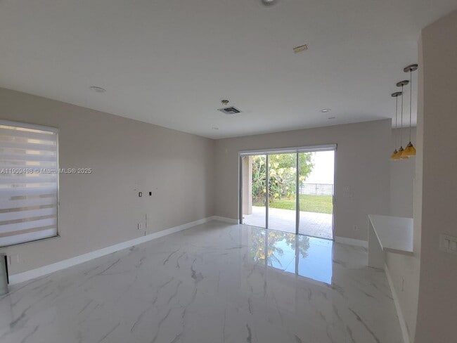 Foto del edificio - 5337 SW 183rd Ave