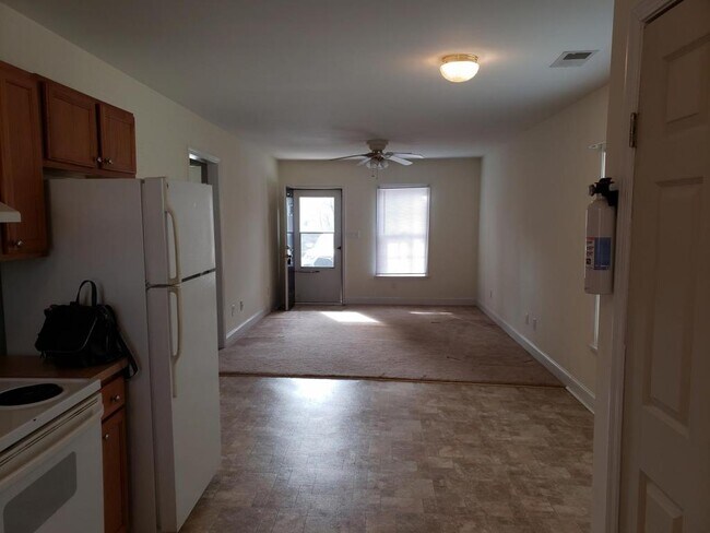 Building Photo - 1504-B Highland Ave