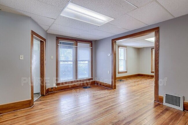 Building Photo - 748 N Platte Ave