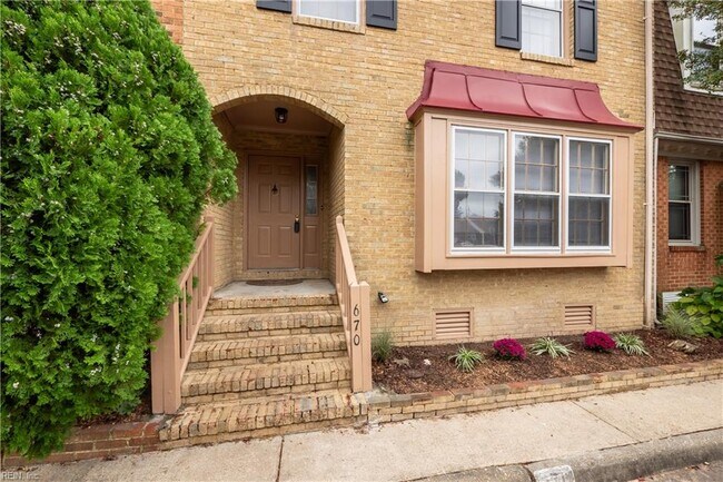 Foto del edificio - 670 Lord Dunmore Dr