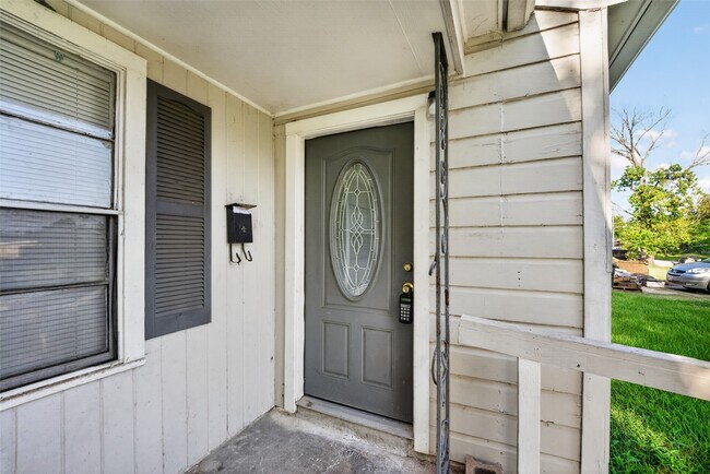 Foto del edificio - 4909 Holloway Dr