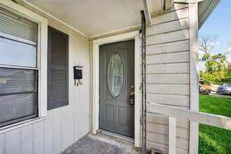 Building Photo - 4909 Holloway Dr