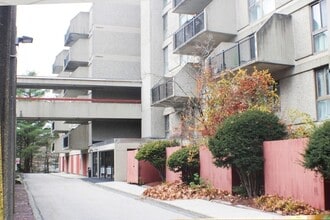 Building Photo - 55 Tall Oaks Dr