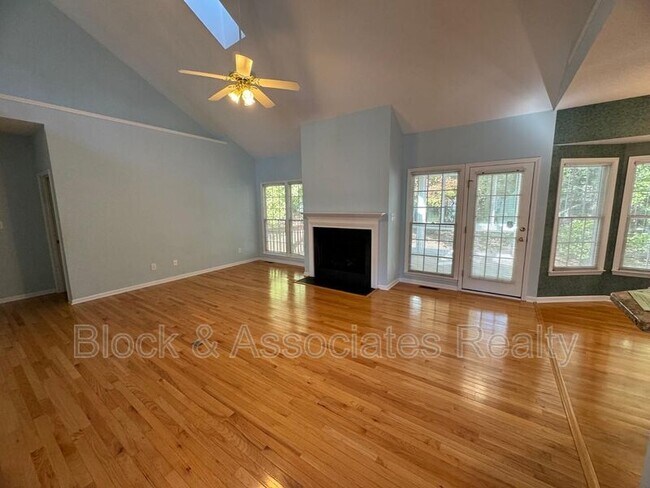 Foto del edificio - 111 Ayelsford Dr