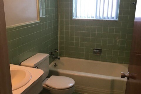 Bathroom - 2381 Stanhope St