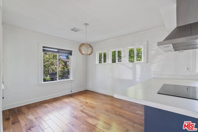 Foto del edificio - 1242 N Commonwealth Ave