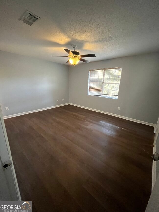 Building Photo - 137 Tamara Ct