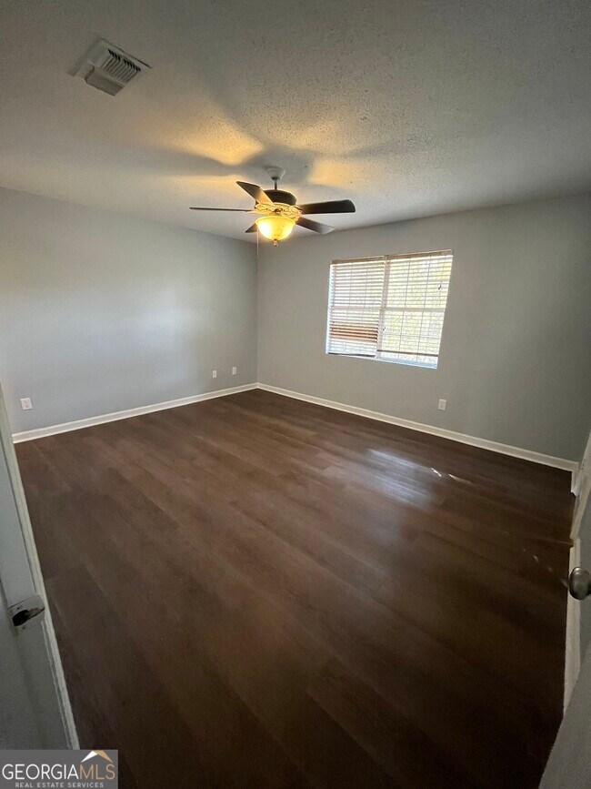 Foto del edificio - 137 Tamara Ct