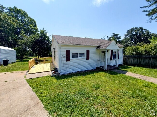 Building Photo - 4041 Northampton Dr