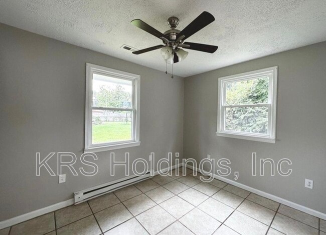 Building Photo - 115 Orange Dr