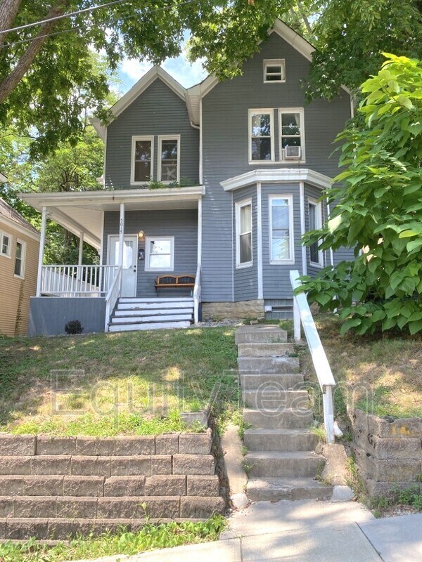 5015 Forest Ave Unit A, Cincinnati, OH 45212 Condo for Rent in Cincinnati, OH