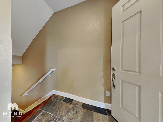 Building Photo - 3759 S Dayton Way