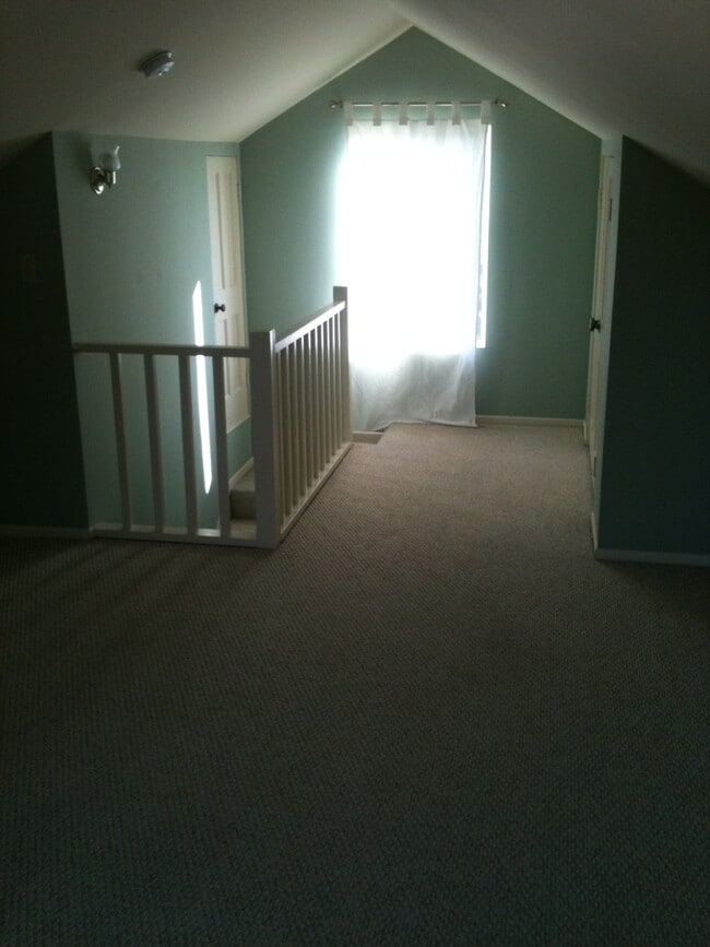 Second Floor Loft - 4215 Mildred Ave