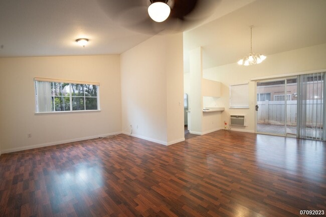Building Photo - 4 bd 2.5ba w/ 2 Car Garage SF Home in Trop...
