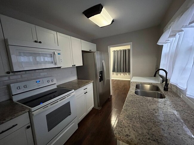 Foto del edificio - 3903 Newson Rd SW