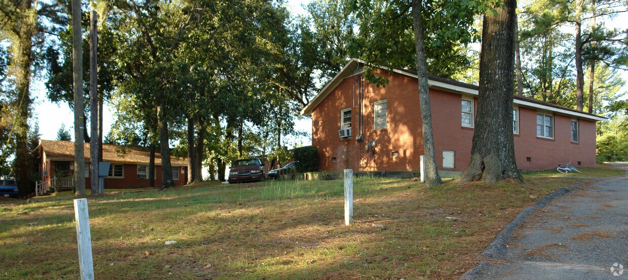 Building Photo - Pineland Express