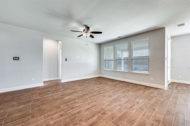 Foto del edificio - 16380 Moss Haven Ln