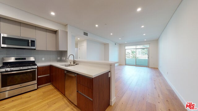 Building Photo - 938 S Orange Grove Ave