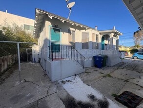 Building Photo - 817 Wainwright St