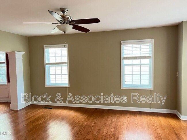 Foto del edificio - 936 Bentbury Way