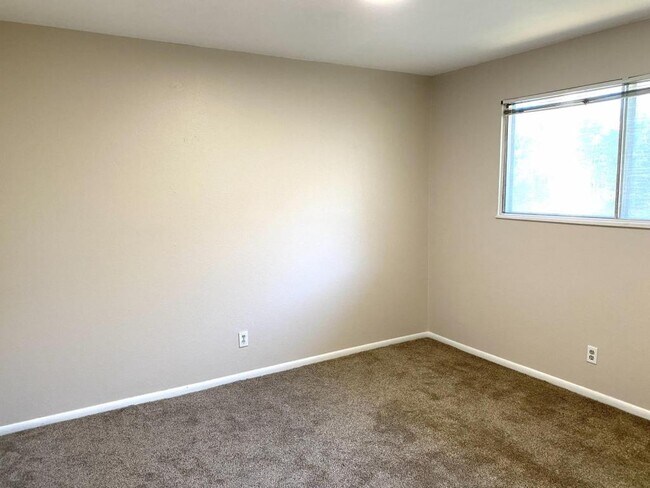 Building Photo - 5300 S Cherry St Unit 425