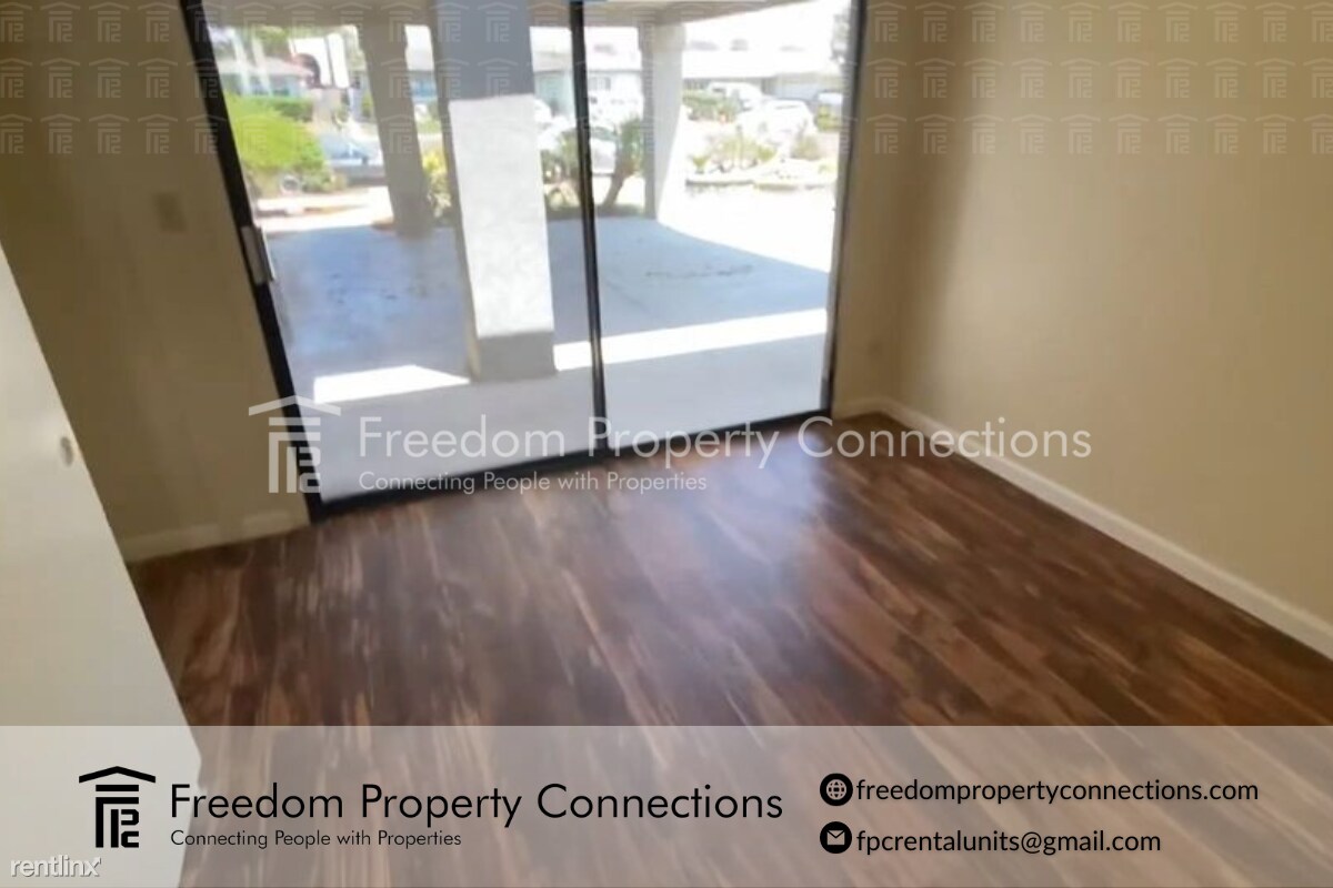 Foto del edificio - Studio, 1 bath Triplex - 1307 North Miller...