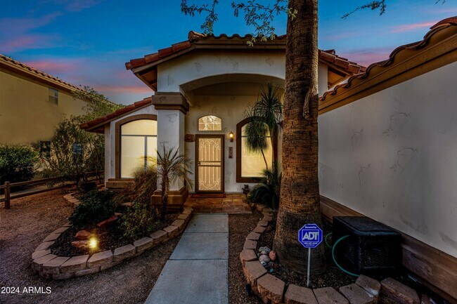 Building Photo - 473 W Smoke Tree Rd