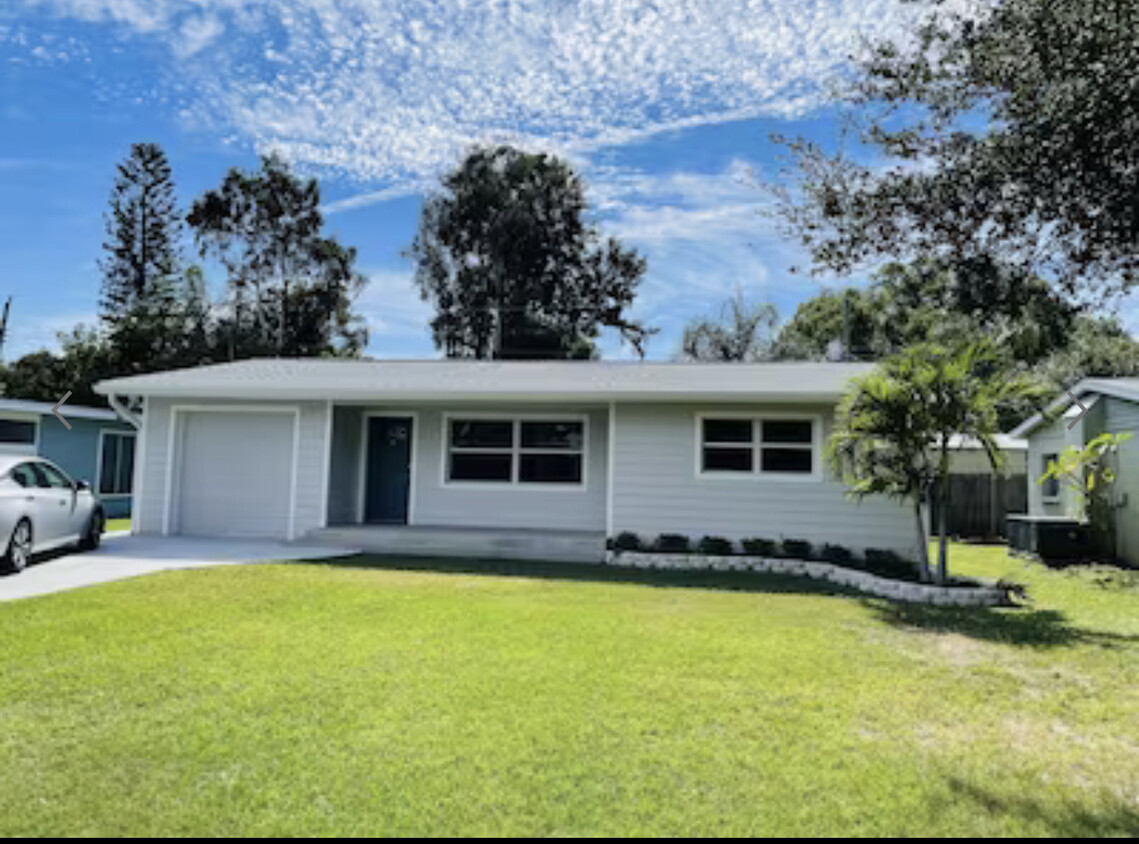Foto principal - 2628 Grand Cayman St