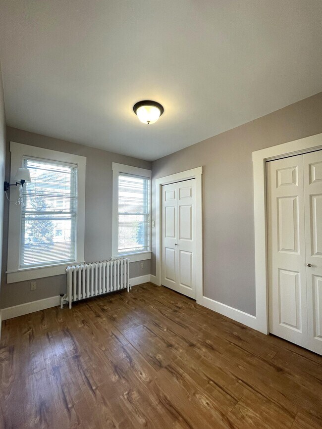 Foto del edificio - 4393 Washington St